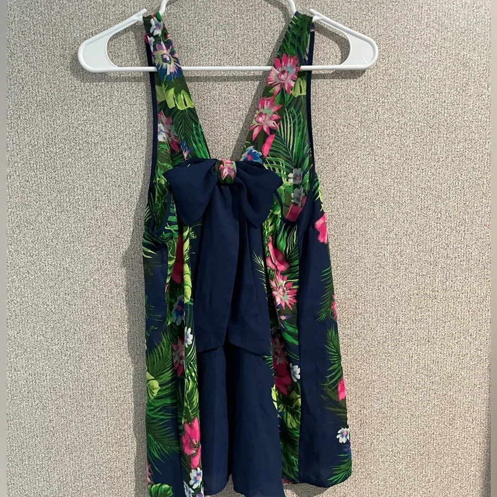 Candies sleeveless tropical theme top. Size medium - Picture 3 of 7